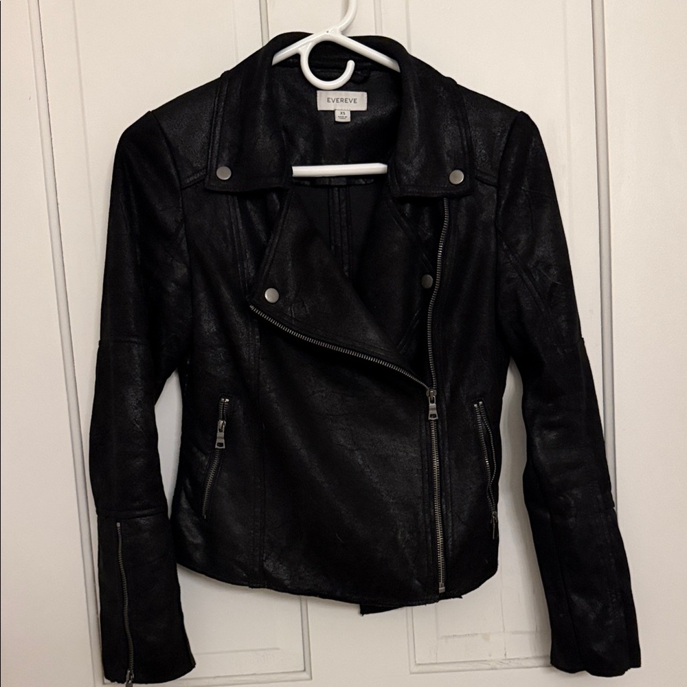 Evereve Women's Classic Black Leather Jacket